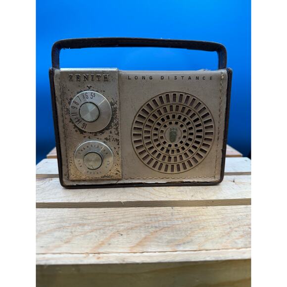 Zenith Other - Zenith Royal 490L "Long Distance" Portable Radio - (Chassis 7KT45Z1)
